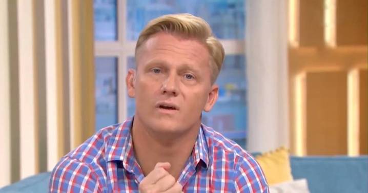 This Morning star announces 'divorce' message to fans after 'tough time'