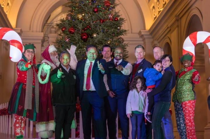 Pasadena hosts Mayor’s Holiday Tree Lighting at City Hall