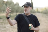 Cervezas Alhambra y Spencer Tunick presentan la imagen definitiva de 'Retrato Alhambra 1925'