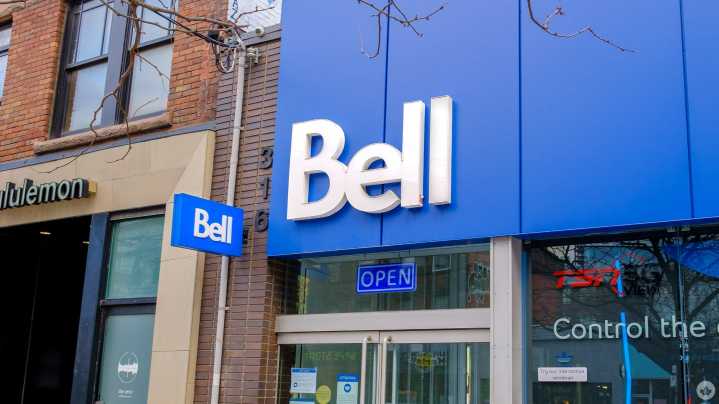CRTC orders Bell to stop locking smartphones
