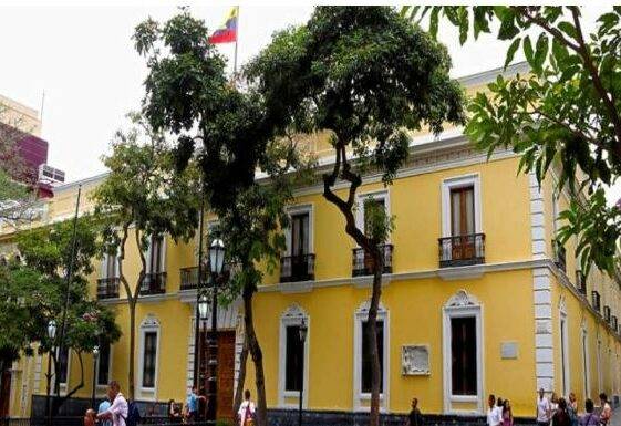 Comunicado de la Cancillería venezolana por la confiscación de petrolero con crudo venezolano