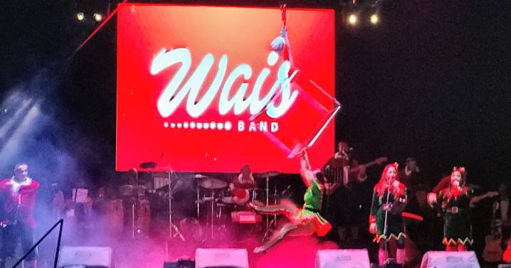 Suenan villancicos en el parque de Chinchiná