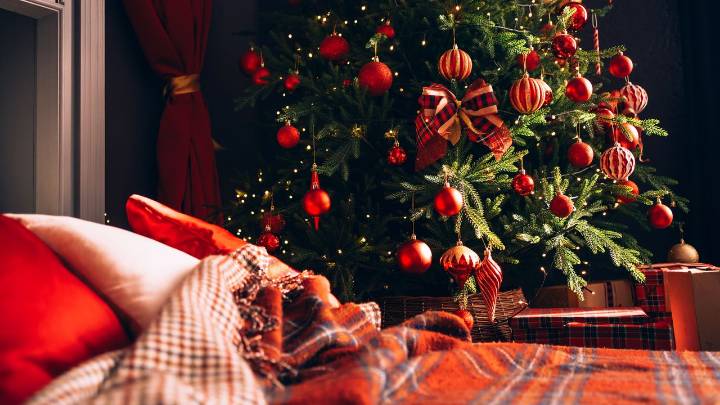 Árbol de Navidad rojo: las ideas de decoraciones más elegantes