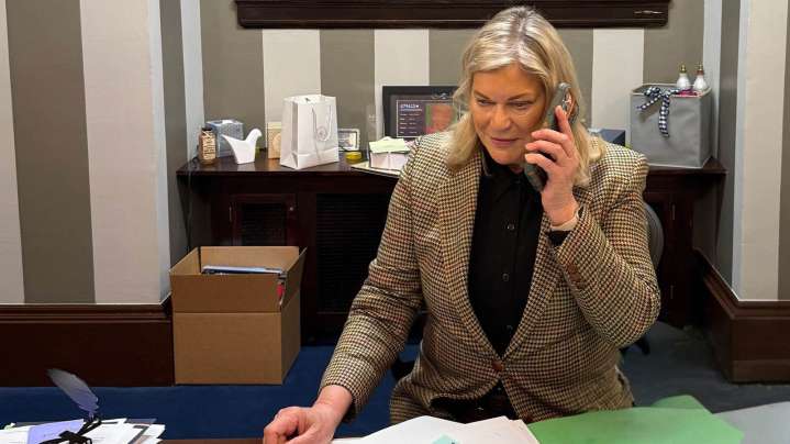 Lummis Aims To Stop China From Influencing U.S. Coal, Oil Production