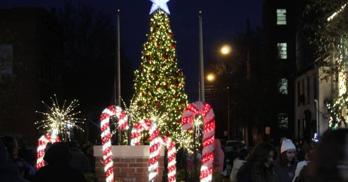 Christmas on Main continues to bring holiday spirit downtown