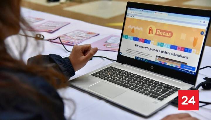 Ya se puede postular y renovar las becas Junaeb 2026: cuáles son los beneficios