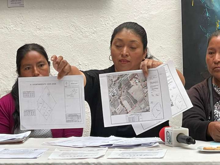 Comités indígenas de Tepatlaxco denuncian cesión irregular de 3 hectáreas de bachillerato para construir “viviendas populares”