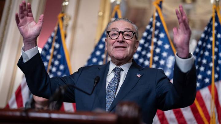 Schumer N.Y. offices target of email bomb threats
