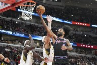 Deadspin | On 6-game skid, short-handed Bulls face ailing Warriors