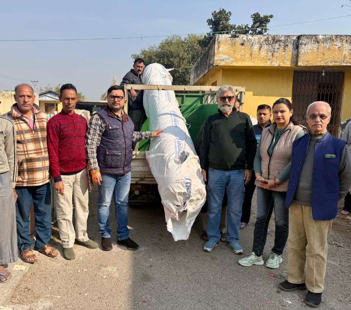 BJP leaders interact with Kashmiri Migrants, review welfare issues at Purkhoo Camp