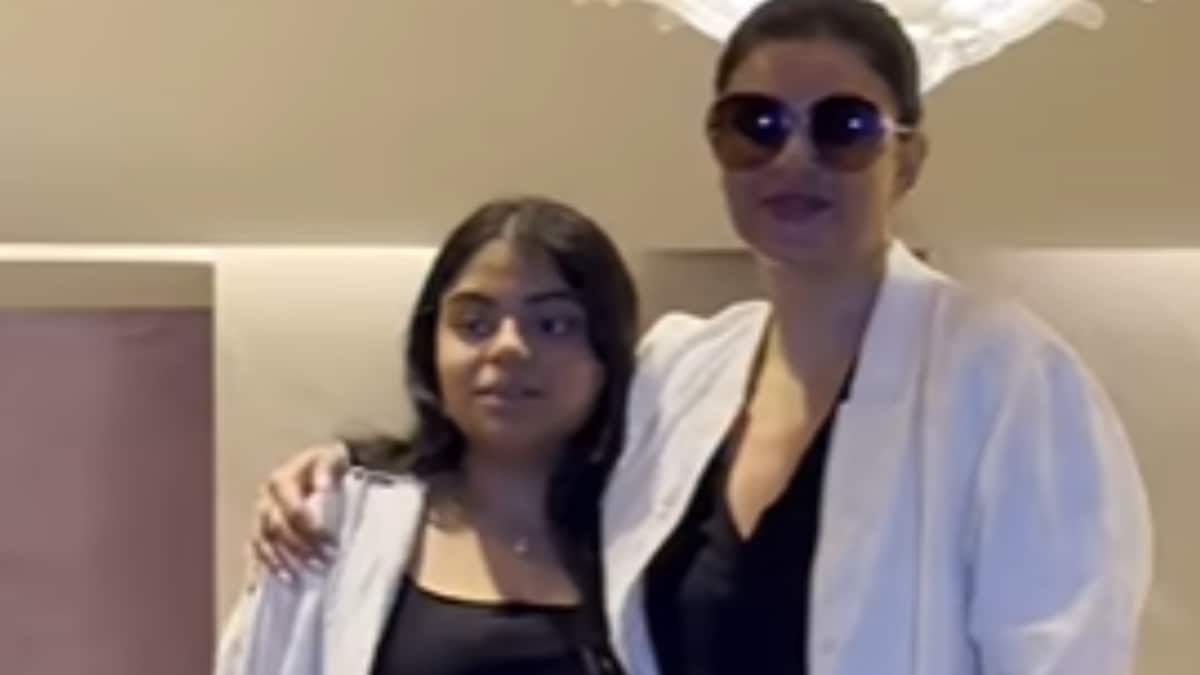 Sushmita Sen’s Sweet Interaction With Paparazzi Proves Why She Is A Fan Favourite