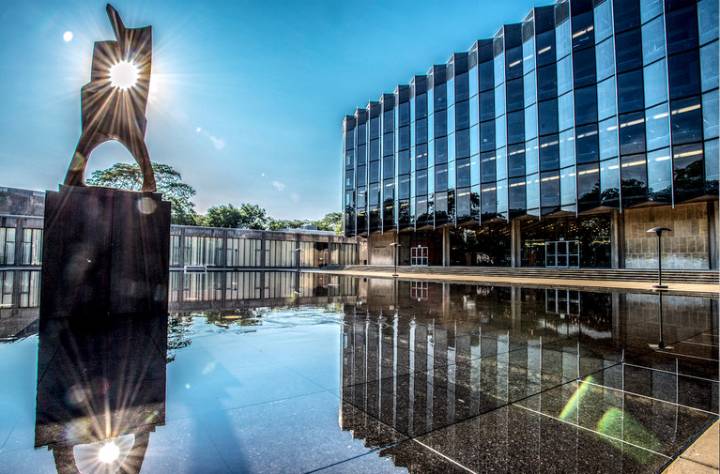 UChicago Law AI Lab Students Create Free Tool for Renters