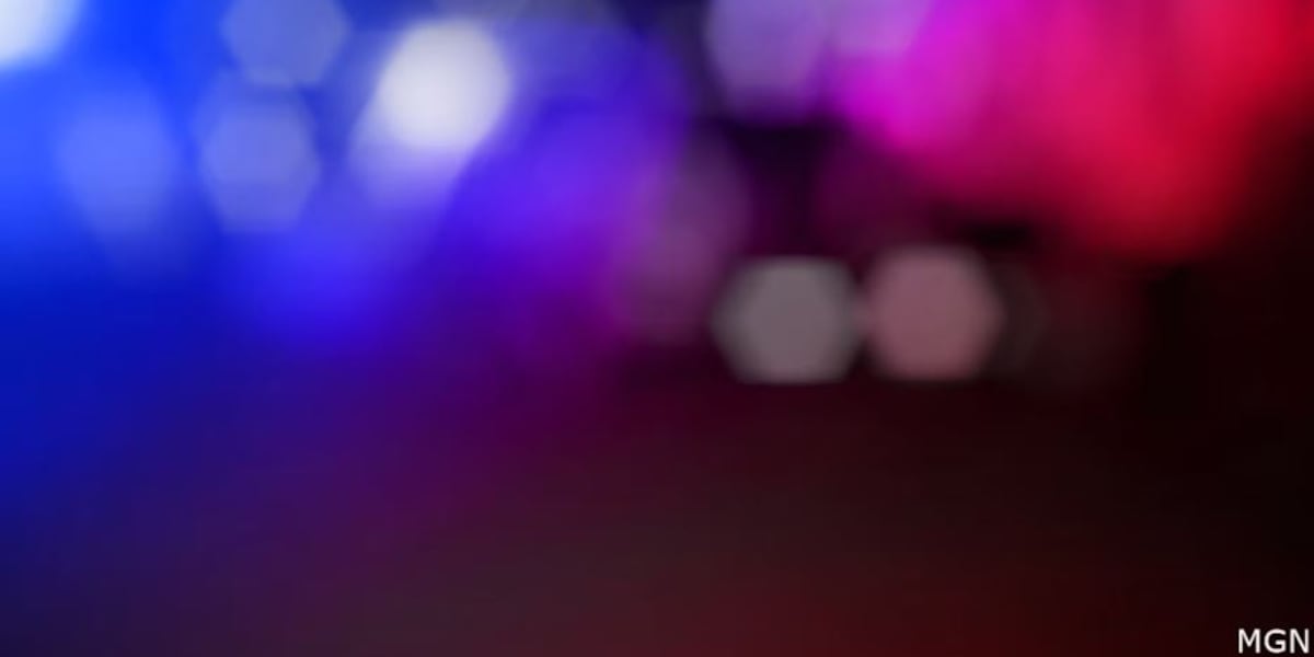 Man pointed gun at three girls singing Christmas carols ‘door