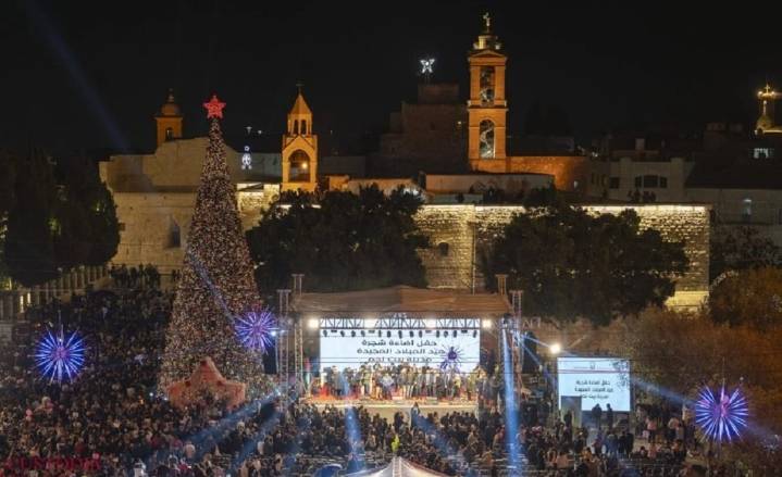 Árbol de Navidad en Belén se vuelve a iluminar después de dos años