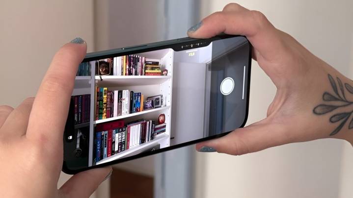 iPhone 17 Pro Camera: Why Your Low-Light Portraits Will Be Darker