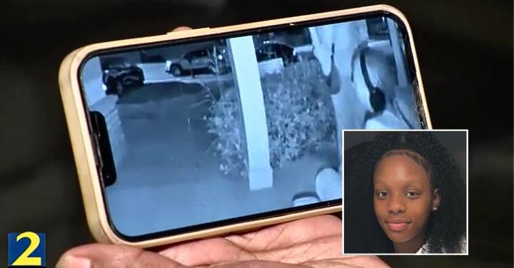 16-year-old shot 'in cold blood' while waiting for Uber with her 'earphones' on: Police
