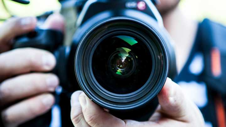 Hombre se Hace Pasar por Diseñador para Tomar Fotos de Pies de Mujeres en Torreón