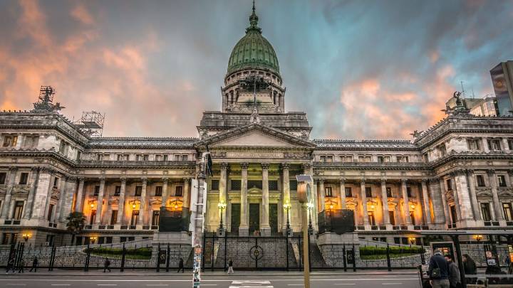 Milei convoca al Congreso a sesiones extraordinarias para tratar el presupuesto y la reforma laboral