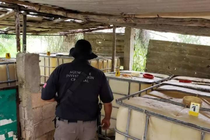 Gobierno federal asegura más de 74 mil litros de huachicol y desmantela laboratorios de drogas en tres estados