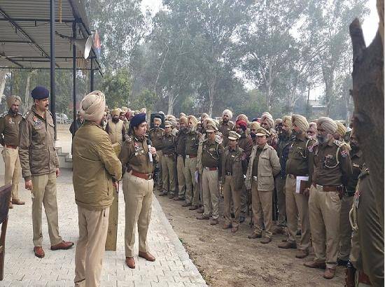 Lady Super Cop took field leadership with decisive command. [ FULL VIEW ]