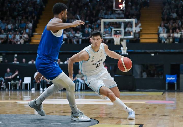 Aplastante triunfo de Argentina sobre Cuba para liderar el grupo