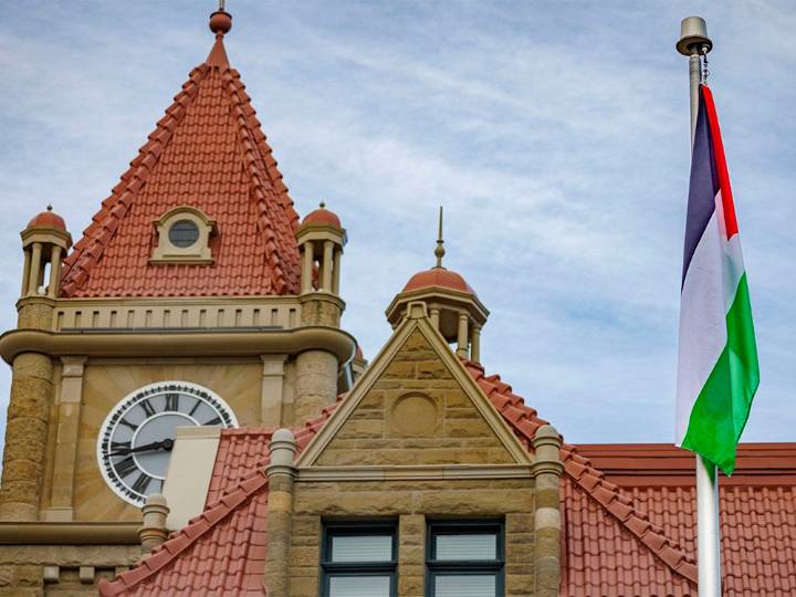 Proposed national flag ban back on city council's agenda