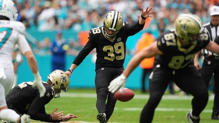 Northern Ireland kicker Smyth drills 56-yard field goal in Saints debut