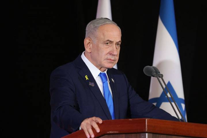 Netanyahu pide indulto presidencial para suspender su juicio por corrupción