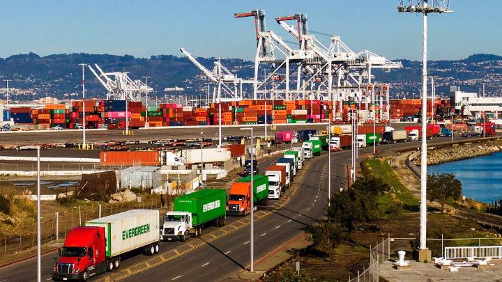 DOT threatens funding for New York over foreigners' commercial driver's licenses