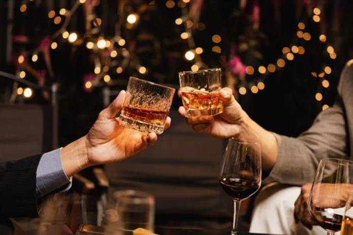 Illinois Holiday Drinking: Here's What's Being Ordered The Most