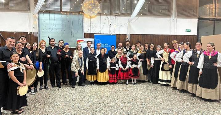 Montevideo se llena de galleguidad con la celebración de la muestra cultural de fin de año del Centro Valle Miñor