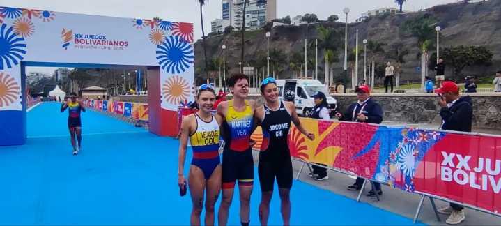 Rosa Martínez lidera en triatlón de Bolivarianos