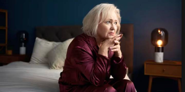 El sorprendente motivo por el que muchas mujeres de más de 55 años se despiertan a las 3 de la madrugada
