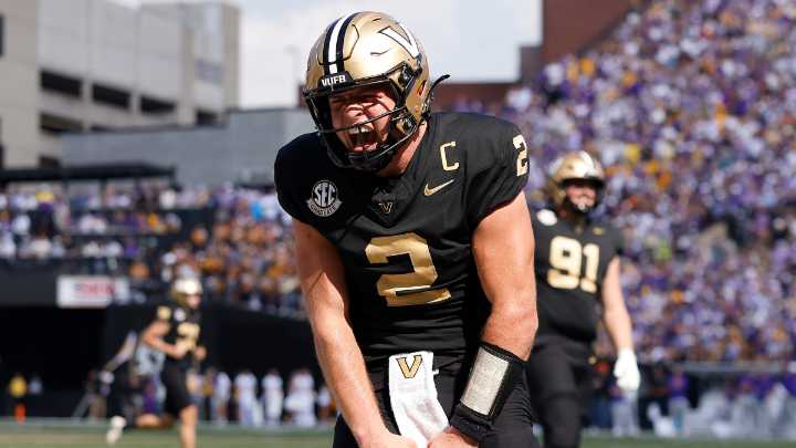 CBS Sports college football awards: Best player, coach, freshman from 2025 season