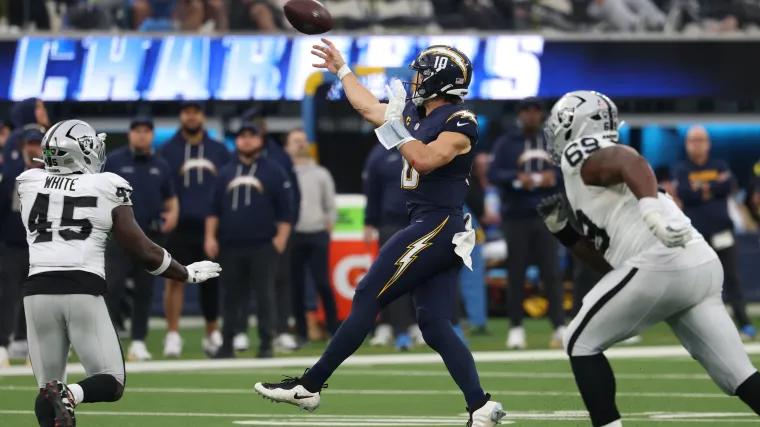 What is Justin Herbert's injury? Why Chargers' QB is limited with hand issue for Monday Night Football vs. Eagles