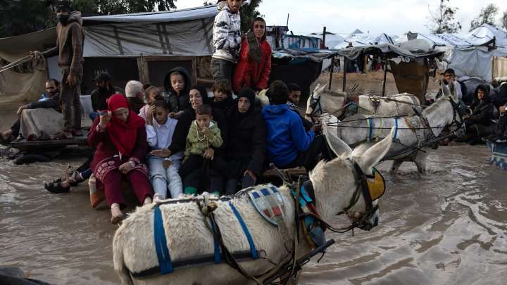 Al menos siete muertos por derrumbes de viviendas en Gaza durante una tormenta polar