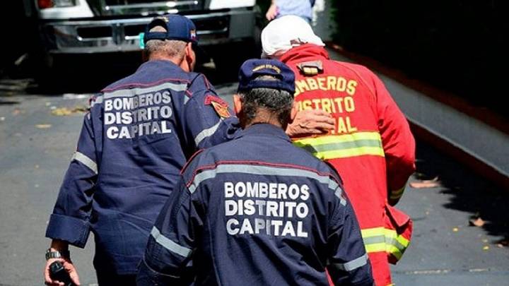 Tres personas resultan heridas como consecuencia de un choque múltiple en la autopista Gran Cacique Guaicaipuro