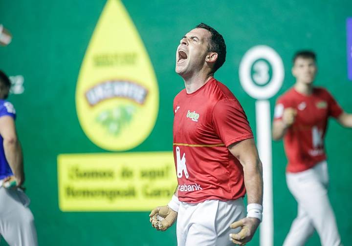 Iztueta pega y Jaka se gusta