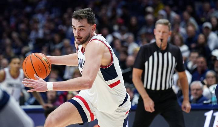 Deadspin | Winners of last 3 national titles meet when No. 15 Florida plays No. 5 UConn