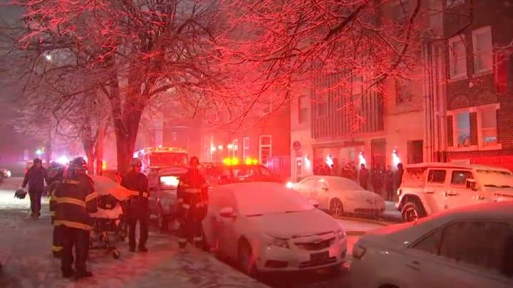 2 police officers hurt in North Philly apartment fire