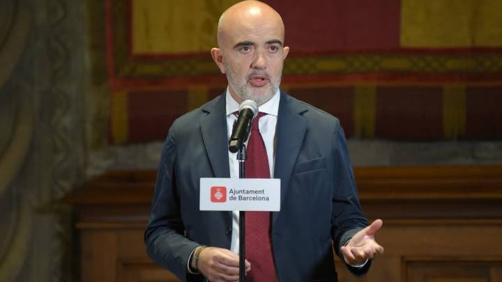 Sirera (PP) urge a reforzar la seguridad en los mercados navideños de Barcelona