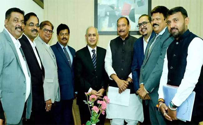 Delegation requests for Karnataka HC Bench in coastal districts,...