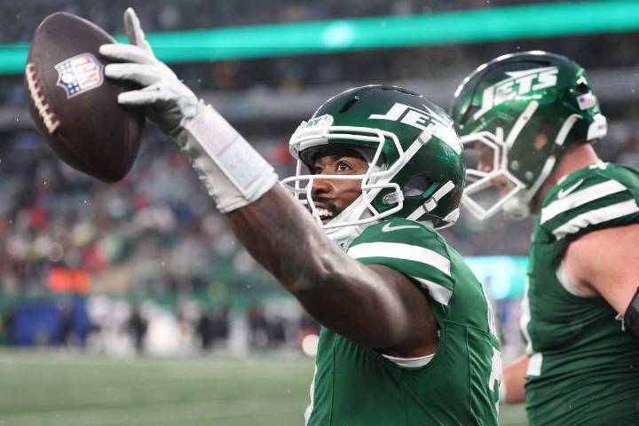 Jets look to keep momentum moving in Week 14 vs. Dolphins