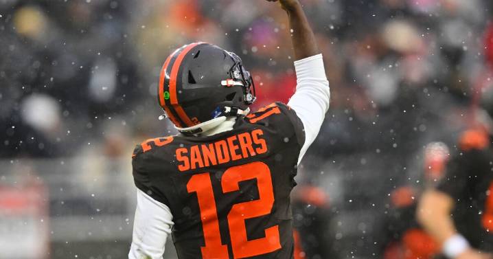 Browns commit to Shedeur Sanders as QB1 for remainder of season