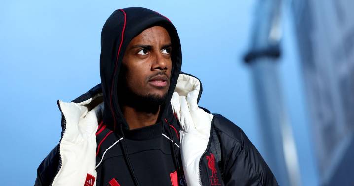 Alexander Isak hands Liverpool new injury scare as Federico Chiesa cleared to return