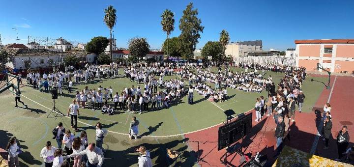 Arte, música e igualdad para luchar contra la violencia sobre la mujer en La Colonia