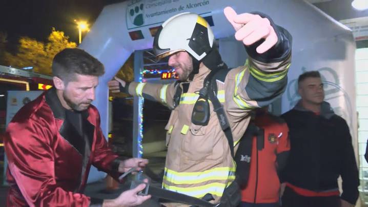 Siete bomberos de Alcorcón suben y bajan 24 horas por las 7 plantas de la torre del Centro Unificado de Seguridad