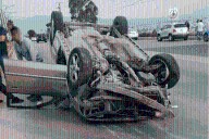 Volcadura en el Monumento al Bombero genera tráfico pesado este sábado