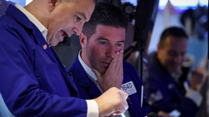 Medical device stocks have formed a 'cup-and-handle' chart pattern. What that means for the group