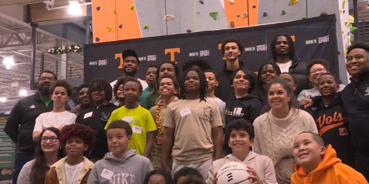 Jaylen Carey, Dick’s House of Sport team up to provide local children holiday shopping spree